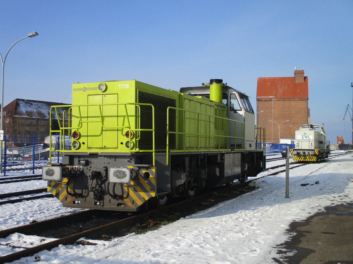 EWL 202 535 und die für LOCON fahrende 275 119,am 02.Februar 2021,in Stralsund Nordhafen.