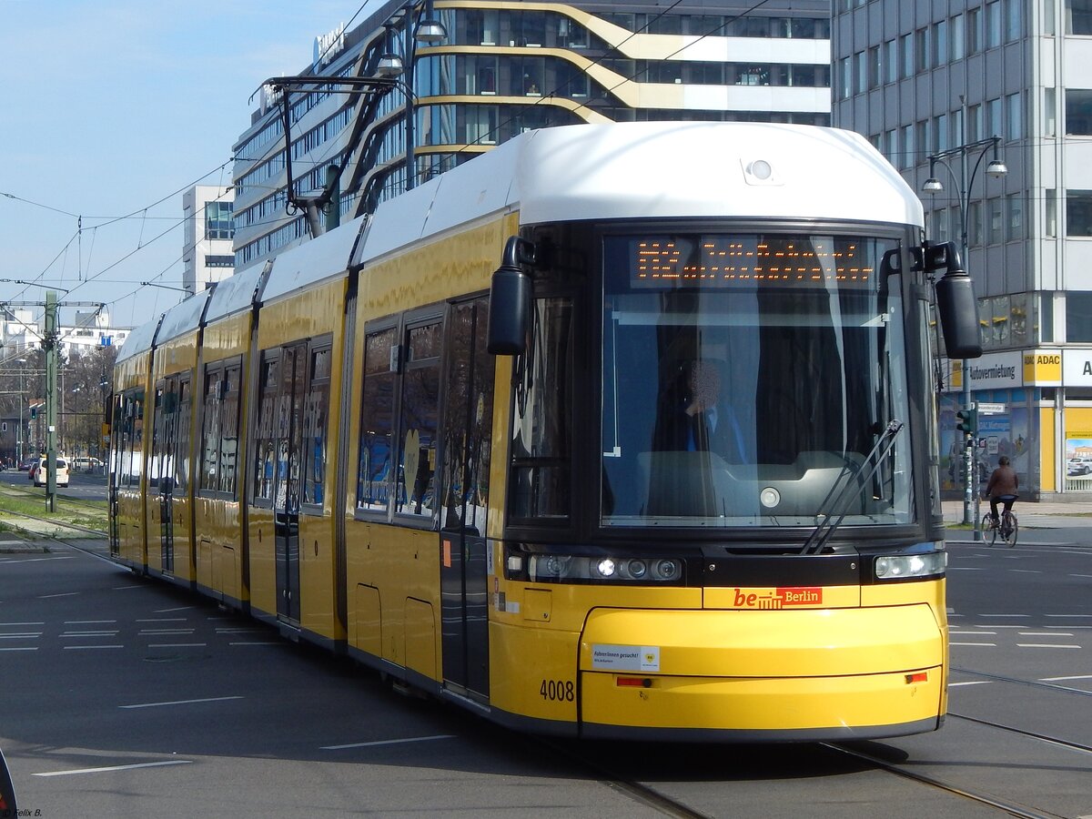 Flexity Nr. 4008 der BVG in Berlin.