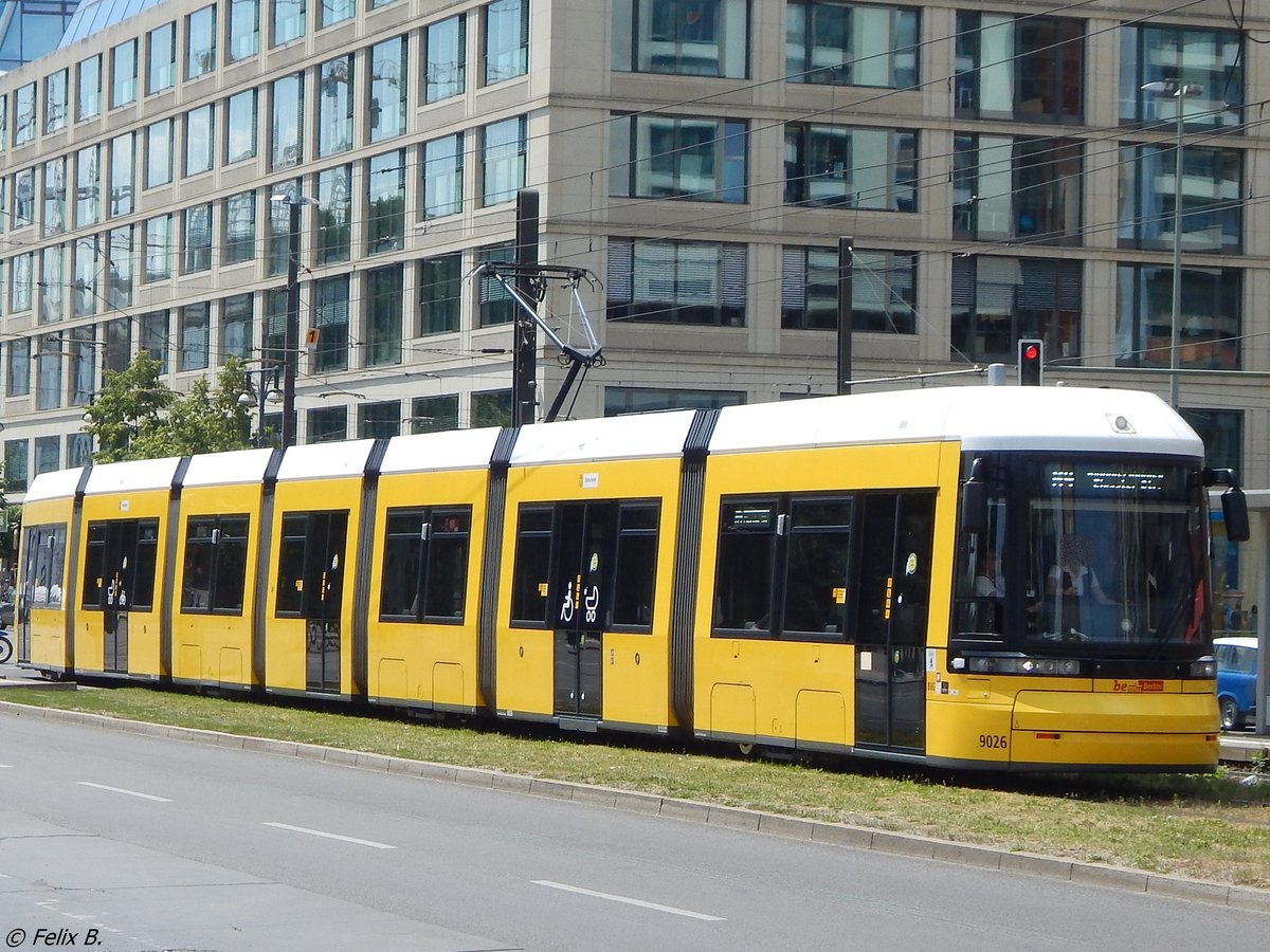 Flexity Nr. 9026 der BVG in Berlin.