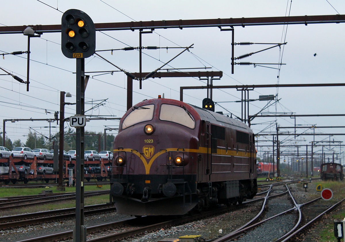 Freie Fahrt für CFL MX 1023 in Richtung Tankstelle im Padborger Gbf. 11.10.2013