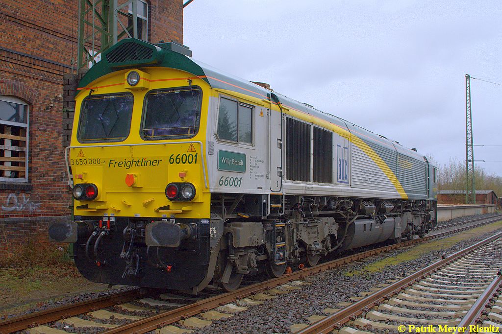 Freightliner 66001 abgestellt im Gbf. Stade am 30.03.2015