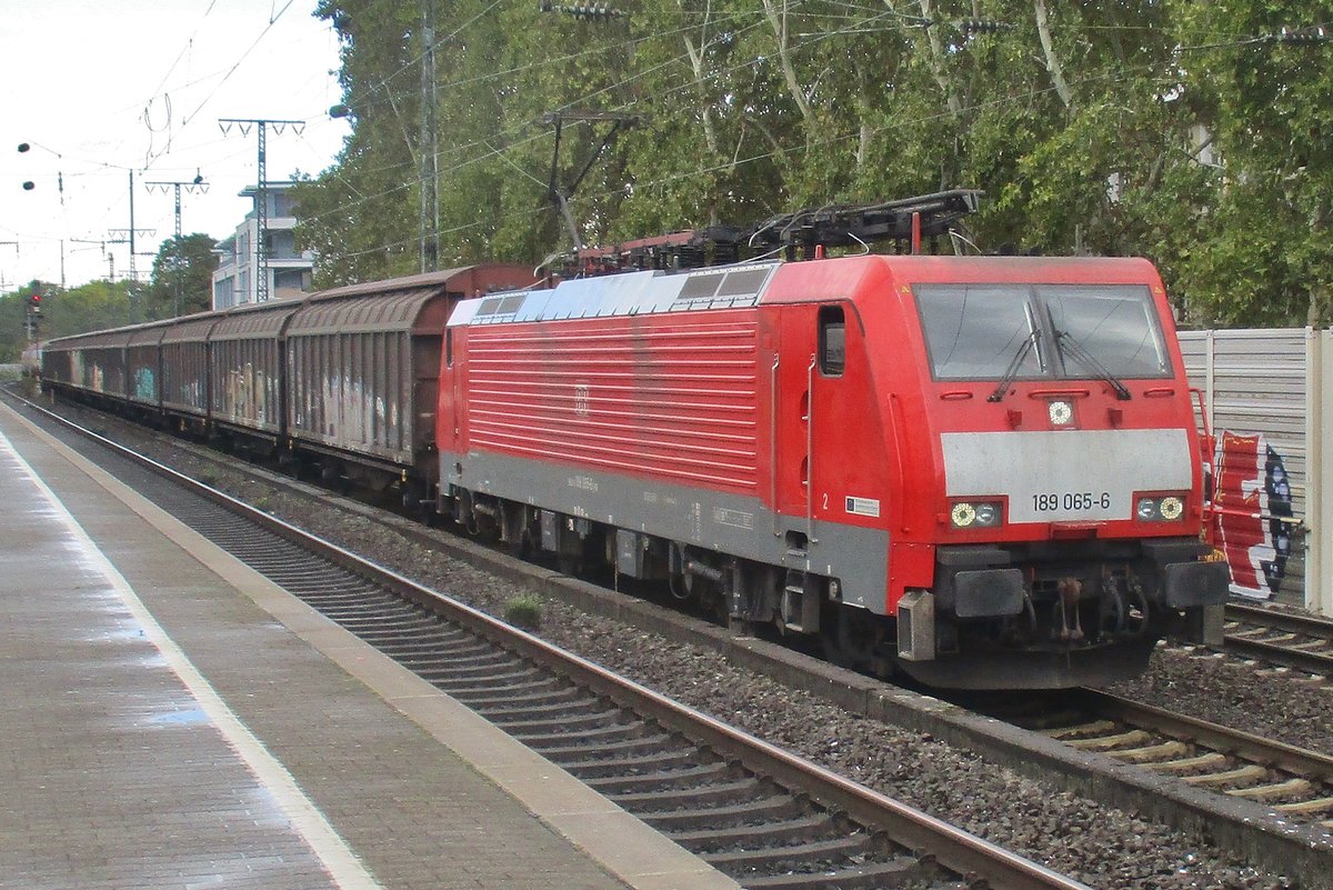 Ganzzug mit 189 065 durchfahrt am 24 September 2018 Köln Süd.