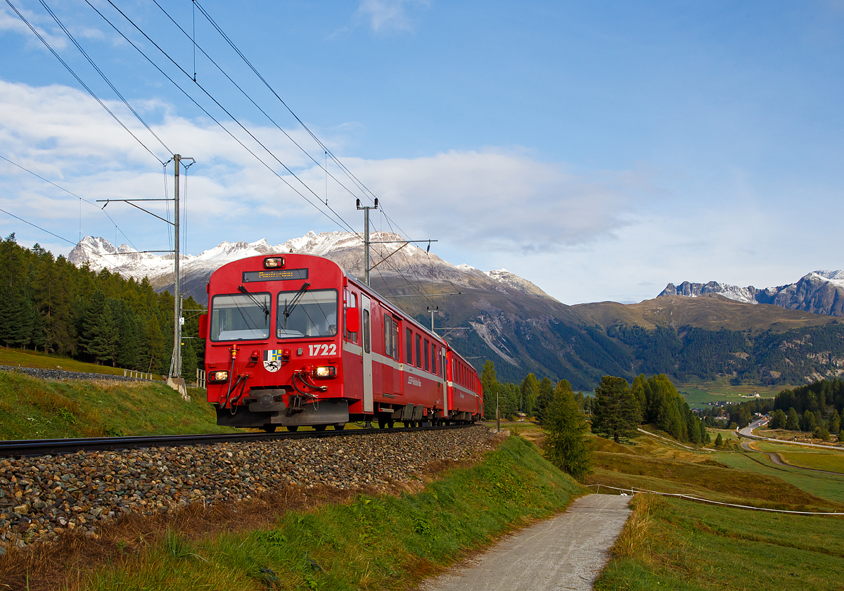 Gefhrt von dem Steuerwagen RhB BDt 1722 erreicht der Regionalzug (R 1917) von Sagliains am 13.09.2017 nun bald den Bahnhof Pontresina. 

Der Steuerwagen wurde 1982 von FFA und SWP (Drehstelle) gebaut. Nach 2010 wurde Steuerwagen komplett umgebaut, heute ist die Front ganz anders aber auch die Tren wurden verndert. Zuvor war die Front runder, hatte drei Fenster und runde Scheinwerfer. 