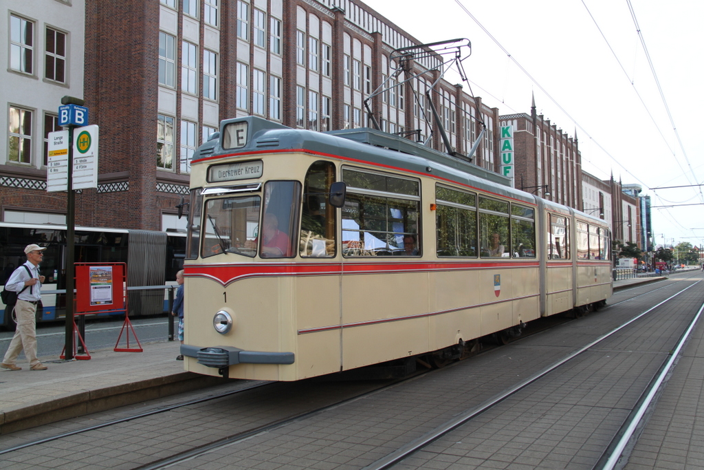 Gelenktriebwagen des Typs G4 stand anlässlich des Klimaaktionstages in der Rostock Langen Straße.11.09.2016