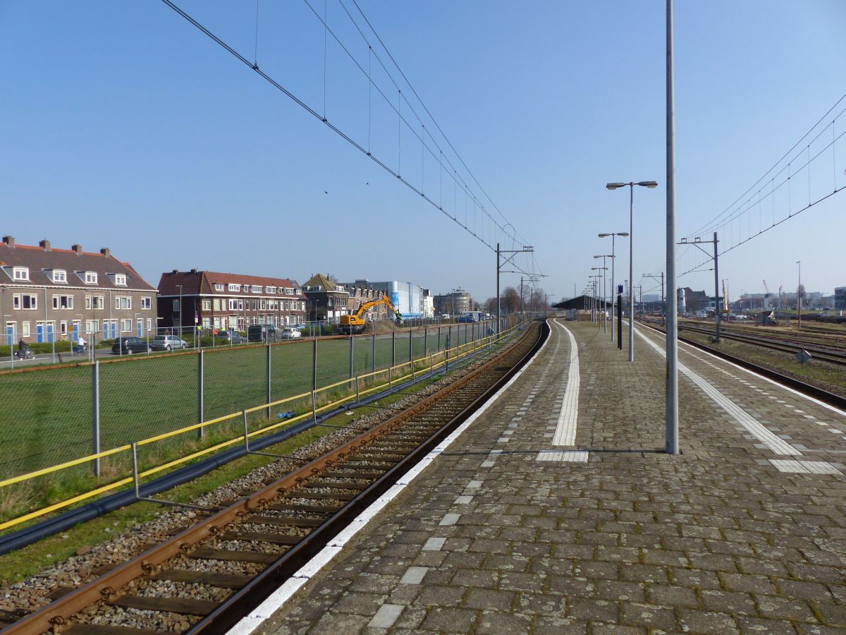Gleis 1 Bahnhof Vlaardingen Centrum 16-03-2017.

Spoor 1 station Vlaardingen Centrum 16-03-2017.