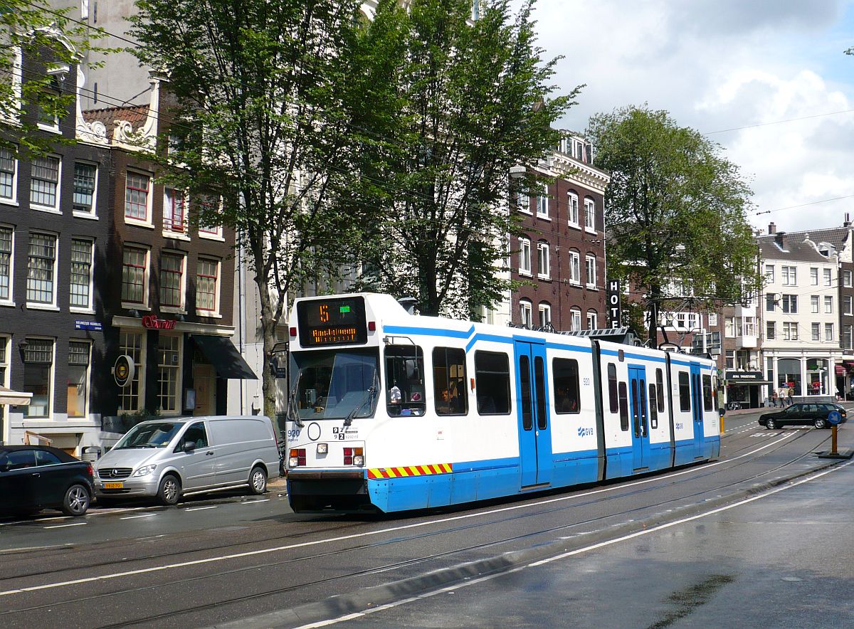 GVB TW 920 Nieuwezijds Voorburgwal, Amsterdam 29-07-2015.

GVB tram 920 Nieuwezijds Voorburgwal, Amsterdam 29-07-2015.
