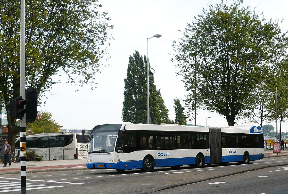 GVBA Bus 461 Volvo-Berkhof Premier/Jonckheere Baujahr 2002. Prins Hendrikkade, Amsterdam 02-10-2013.

GVBA bus 461 Volvo-Berkhof Premier/Jonckheere bouwjaar 2002. Prins Hendrikkade, Amsterdam 02-10-2013.