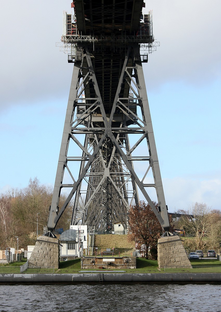 Haupttrger der Hochbrcke Schwebefhre Nord-Seite. Rendsburg 08.03.2019