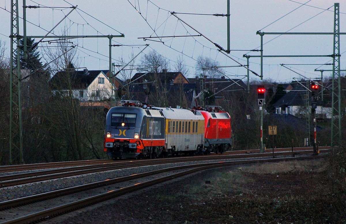 Hectorrail 242.502  Zurg  + Messwagen der Systemtechnik Minden + 182 506 als Messzug auf dem Weg nach Pattburg/DK. Schleswig 08.03.16