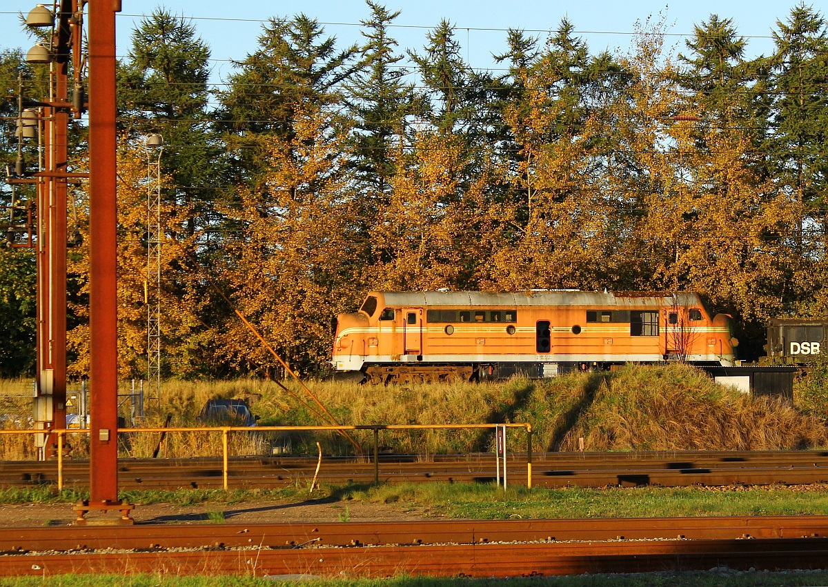 Herbstliche Stimmung in Dänemark am Morgen des 18.10.2013...MX 1030  Ellen  wird zwar nie wieder fahren und wurde schon vieler Teile beraubt macht aber immernoch eine gute Figur bei entsprechendem Licht. Padborg 18.10.2013