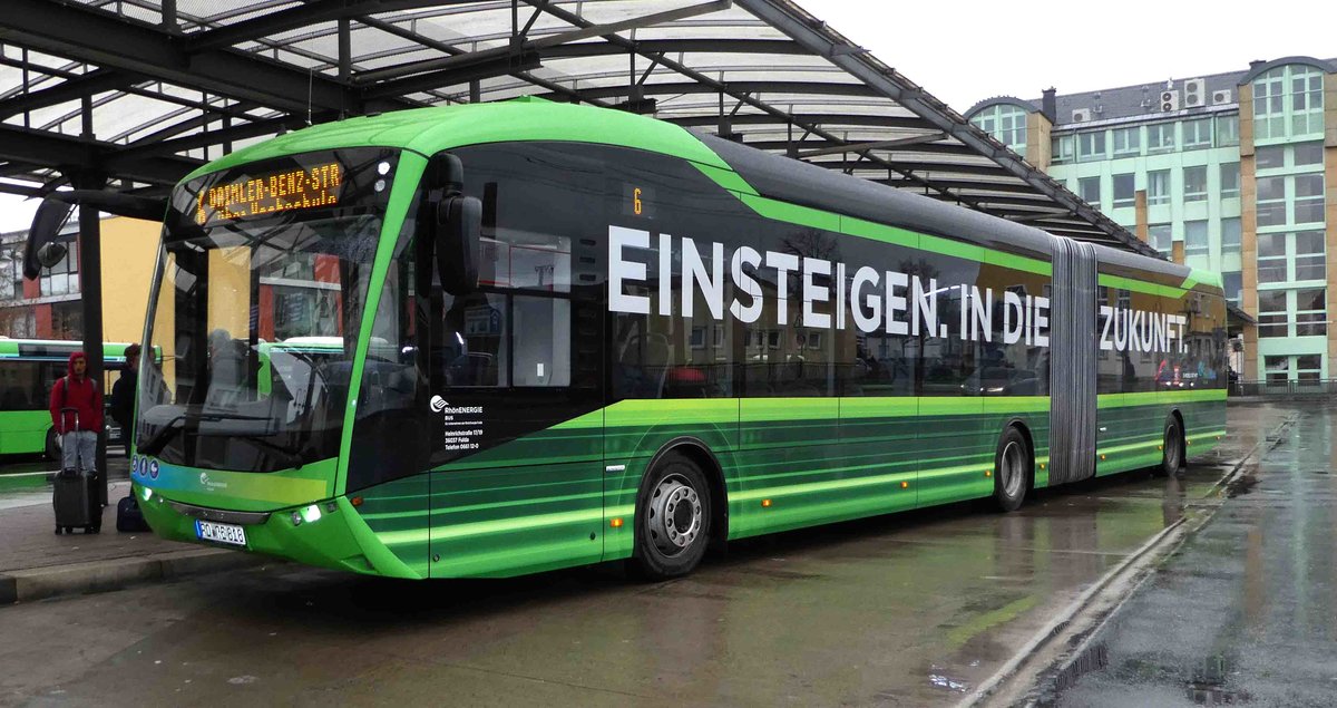 Hessens  Erster E-Bus , eine Sonderanfertigung von SILEO, wird eingesetzt von Rh�nEnergie in Fulda, Aufnahme 07.12.2018