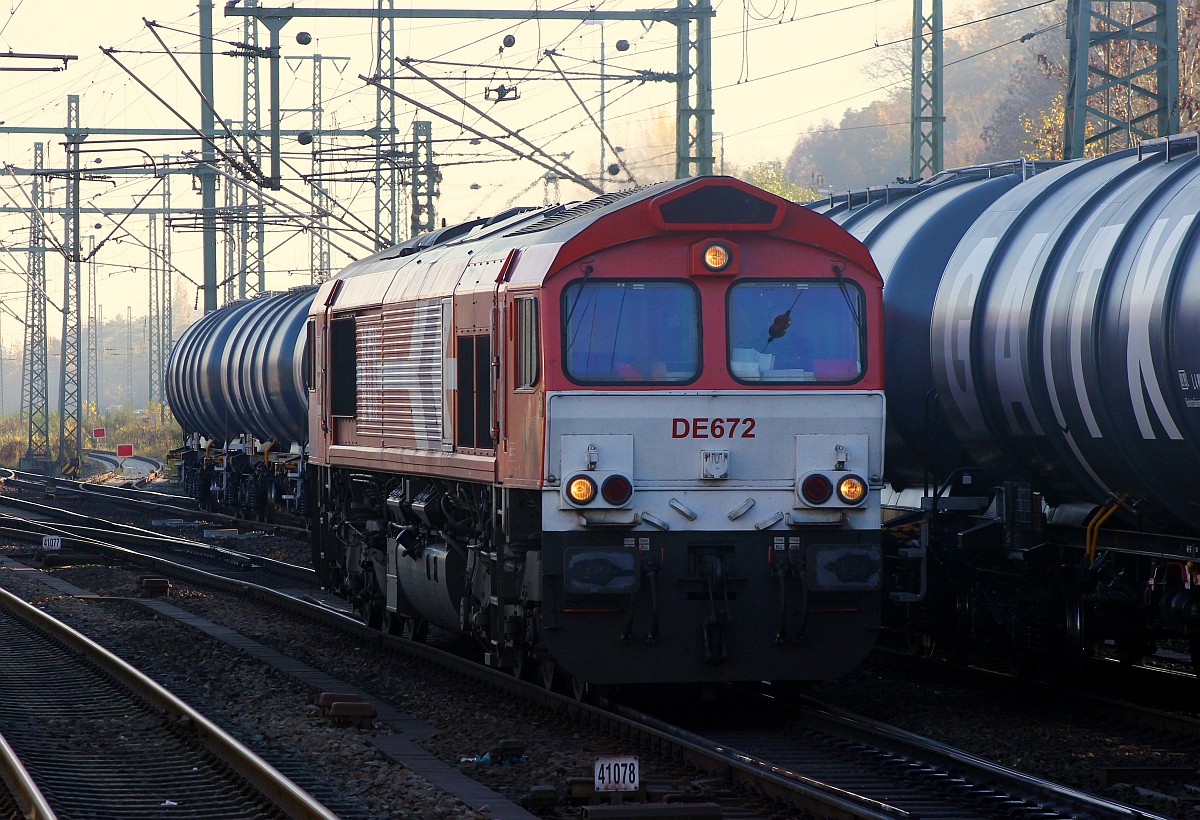 HGK/RHC DH 672 oder 266 072-8 dieselt hier mit freundlich lautem Gruß durch Hamburg-Harburg. 04.11.2015