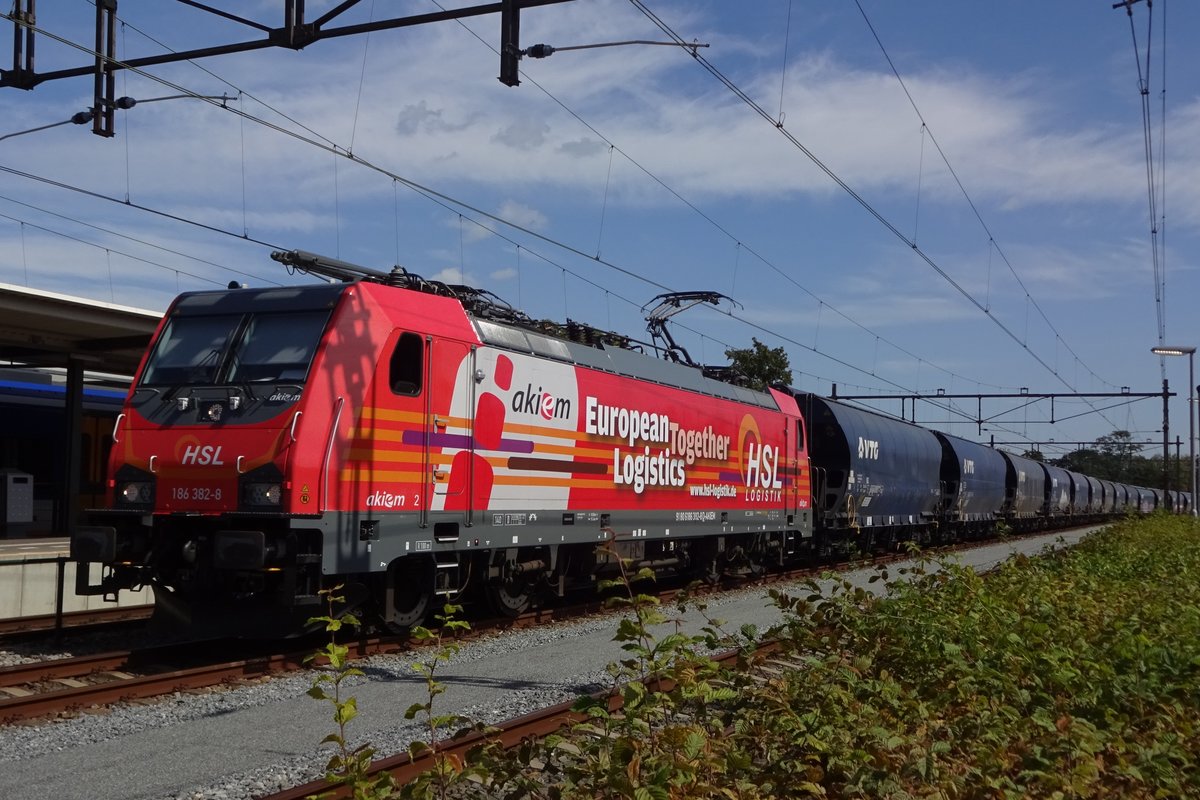 HSL 186 382 verlässt mit ein Getreidezug Oss am 14 Augustus 2019. 