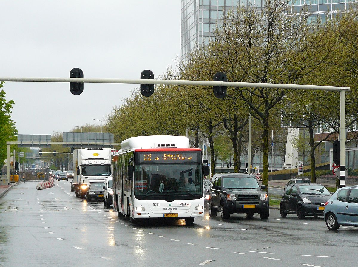 HTM Bus 1014 Lion's City A21 CNG Baujahr 2009. Koningskade, Den Haag 03-05-2015.

HTM bus 1014 Lion's City A21 CNG bouwjaar 2009. Koningskade, Den Haag 03-05-2015.