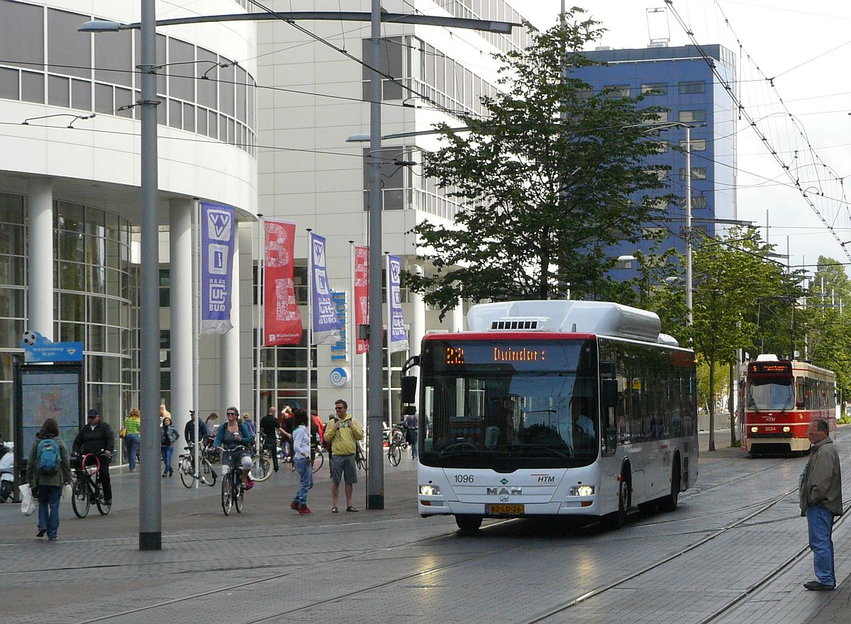 HTM Bus 1096 MAN Lion's City Baujahr 2010. Spui, Den Haag 17-06-2012.

HTM bus 1096 MAN Lion's City bouwjaar 2010. Spui, Den Haag 17-06-2012.