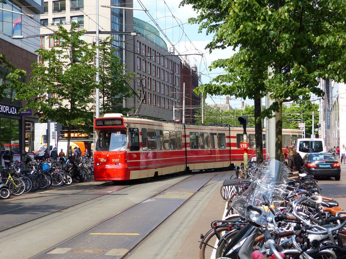 HTM Strassenbahn 3107 Spui, Den Haag 29-05-2019.

HTM tram 3107 Spui, Den Haag 29-05-2019.