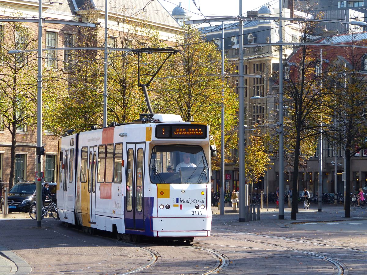 HTM Strassenbahnfahrzeug 3111 Buitenhof, Den Haag 14-10-2018.

HTM tram 3111 Buitenhof, Den Haag 14-10-2018.