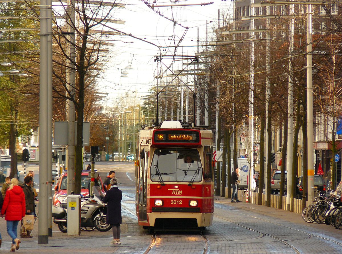 HTM TW 3012 Spui, Den Haag 10-11-2013.

HTM tram 3012 Spui, Den Haag 10-11-2013.