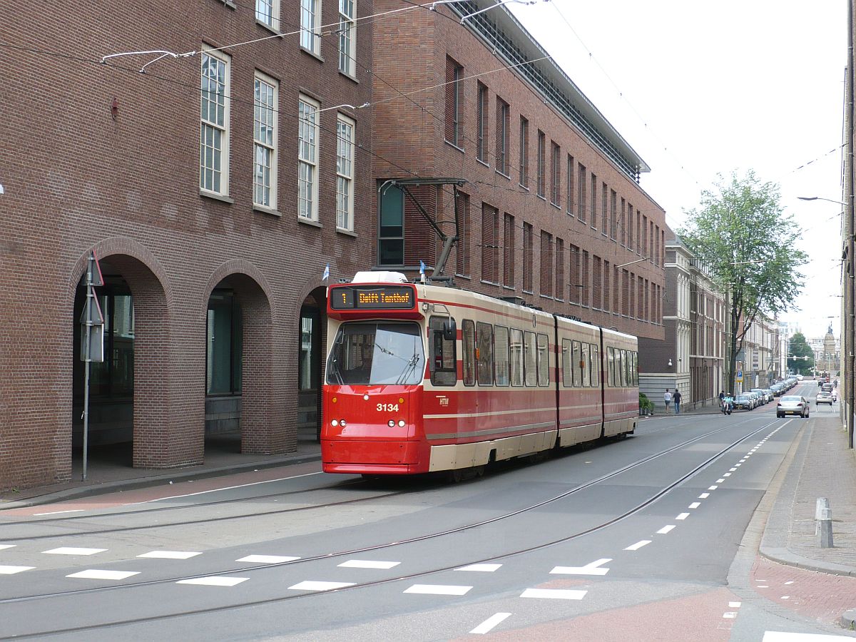 HTM TW 3134 Parkstraat, Den Haag 28-06-2015.

HTM tram 3134 Parkstraat, Den Haag 28-06-2015.