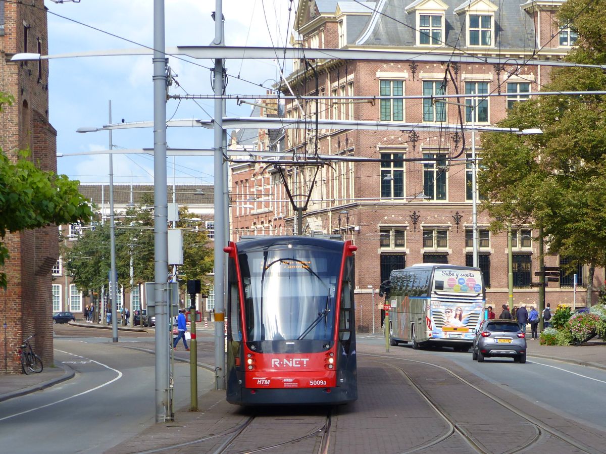HTM TW 5009 Buitenhof, Den Haag 17-09-2017.

HTM tram 5009 Buitenhof, Den Haag 17-09-2017.