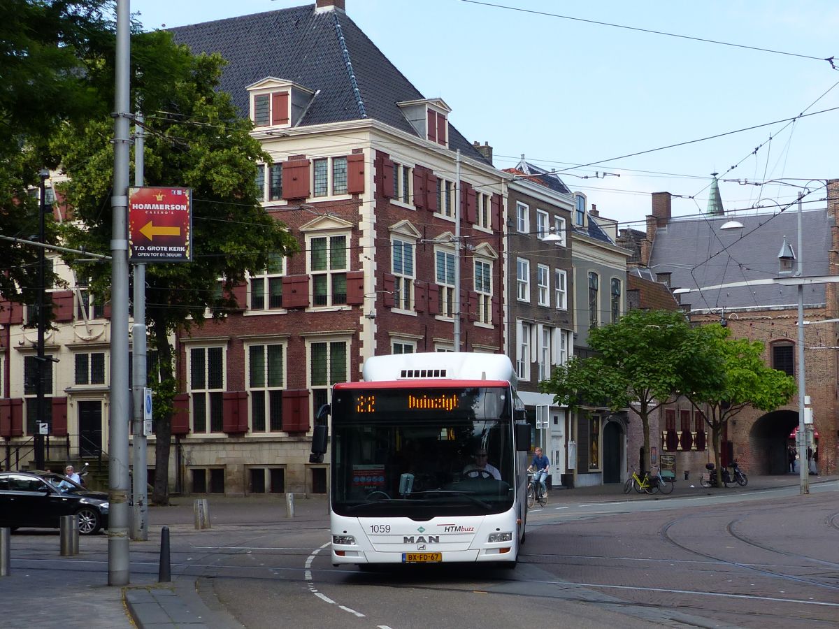 HTMBuzz Bus 1059 MAN NL243 Lion`s City CNG Baujahr 2009. Buitenhof, Den Haag 26-06-2016.

HTMBuzz bus 1059 MAN NL243 Lion`s City CNG bouwjaar 2009. Buitenhof, Den Haag 26-06-2016.