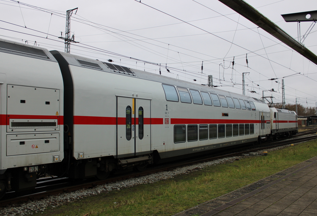 IC-Doppelstockwagen am 07.02.2020 im Rostocker Hbf.