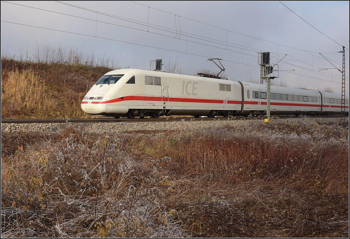 ICE 1  Basel  mit Triebkopf 401 073 auf dem Weg nach ebenda. Schliengen, Dezember 2018.