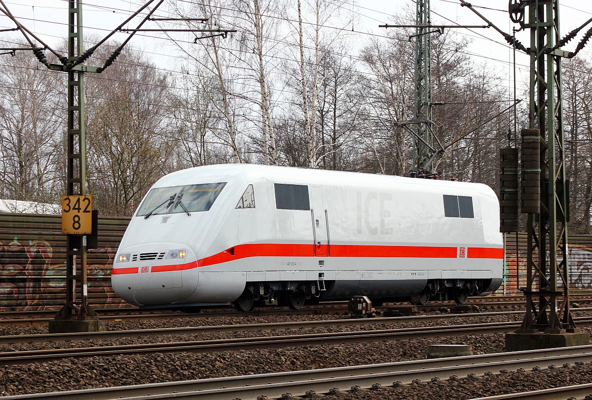 ICE 1 Triebkopf/Antriebseinheit 5 401 072-4 kommt hier wohl von einer Probefahrt wegen der frischen HU(REV/30.03.15). HH-Harburg 01.04.2015