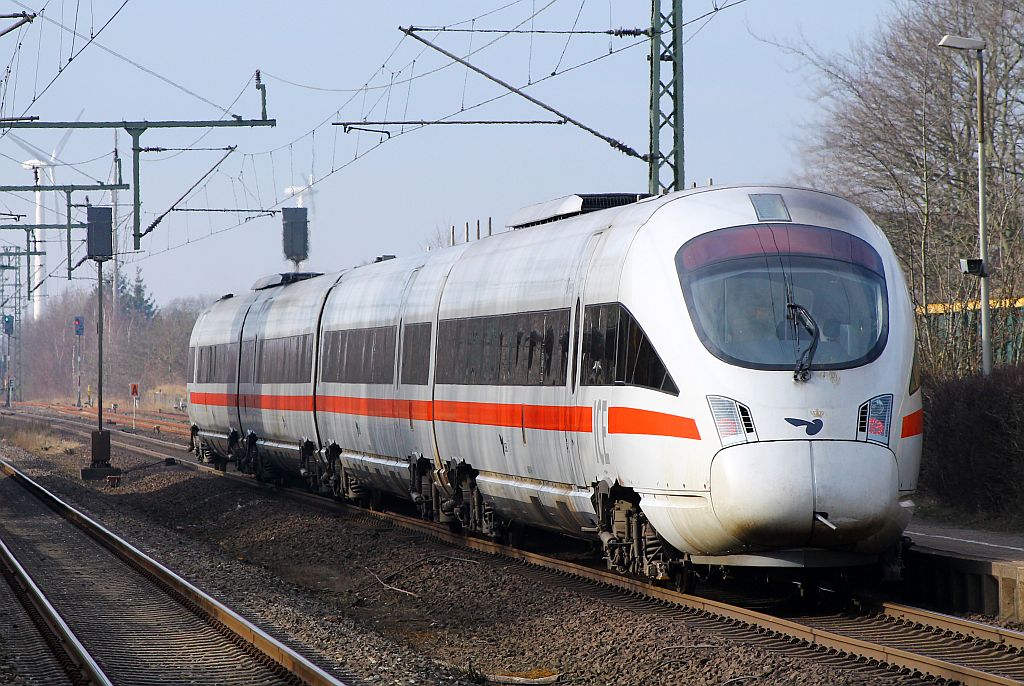 ICE-D 605 018  Jever (Tz5518)als ICE 386 nach Aarhus bei der Durchfahrt in Jübek. 06.03.2013