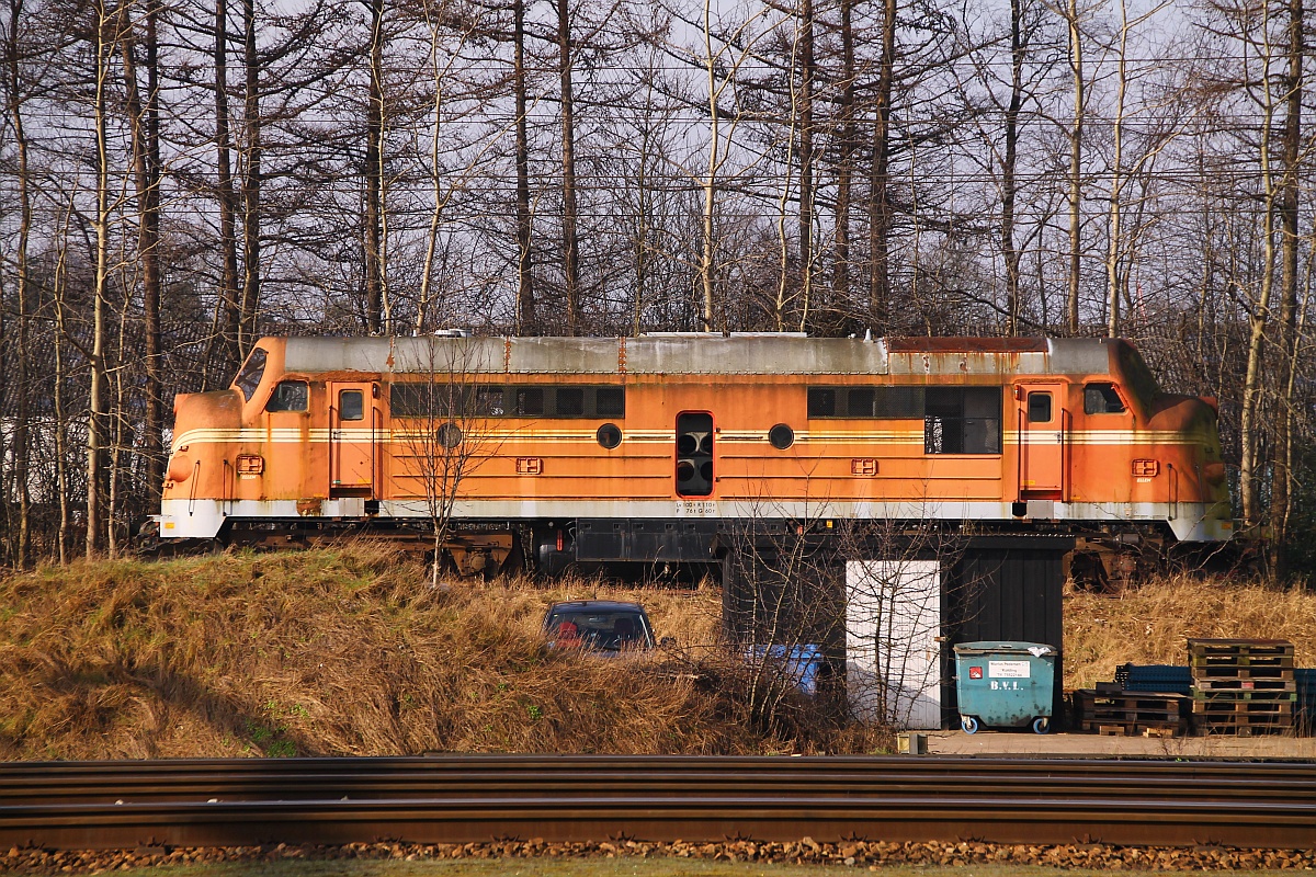 Im Internet bei SEBTUS wird sie schon als verschrottet geführt...hier aber der Beweis das die gute alte MX 1030  Ellen  noch lebt auch wenn sie nur noch als Ersatzteilspender fungiert. Padborg Gbf 06.03.2014