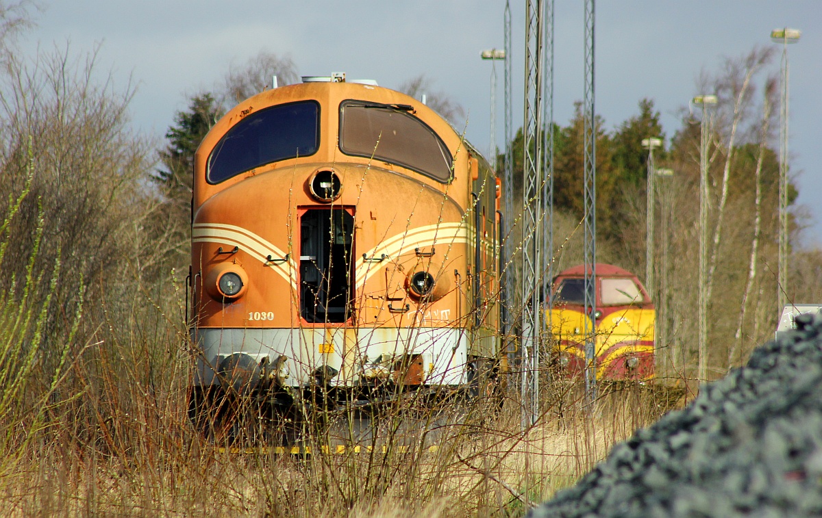 Impressionen aus Padborg....MX 1030  Ellen  die schon lange nicht mehr aktiv ist und im Hintergrund die CFLCA 1812. 07.04.2016(1)