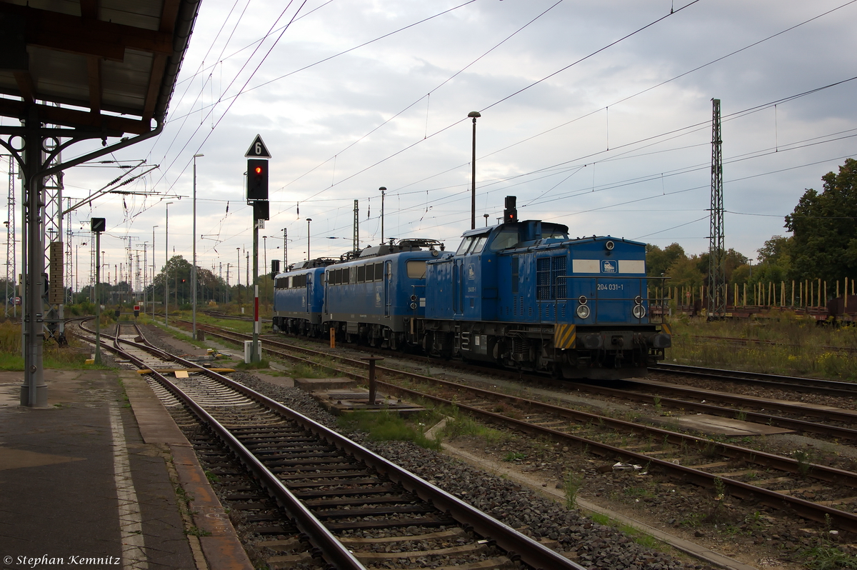 In Stendal standen die drei PRESS Loks 204 031-1 (203 228-2), 140 038-0 (140 851-7) und 140 041-5 (140 810-3). 19.09.2014