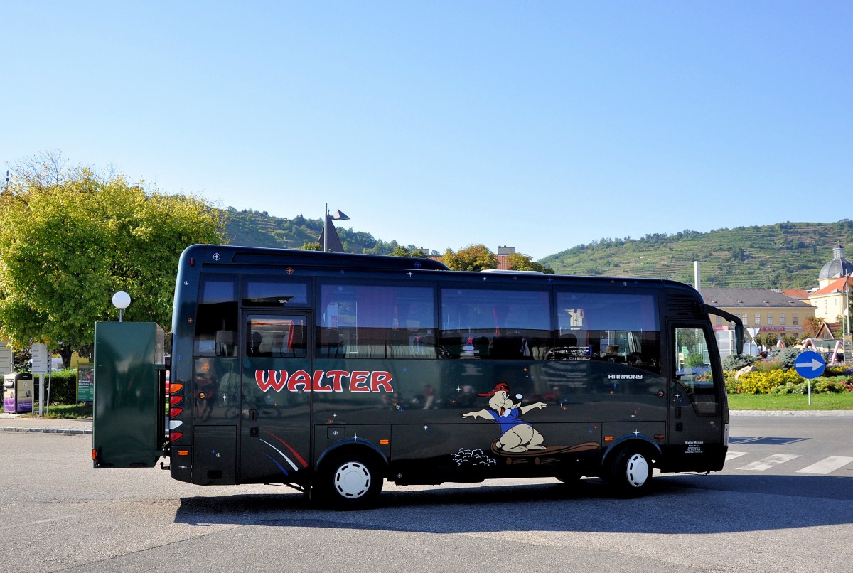 ISUZU  Harmony  Kleinbus von WALTER Reisen aus sterreich im September 2013 in Krems unterwegs.