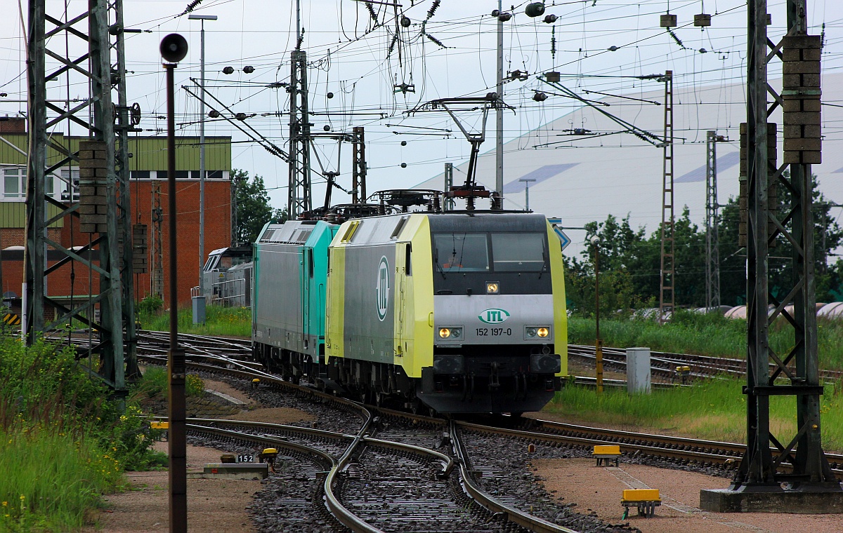 ITL 152 197-0 und 611-1 Hohe Schaar 02.07.2016