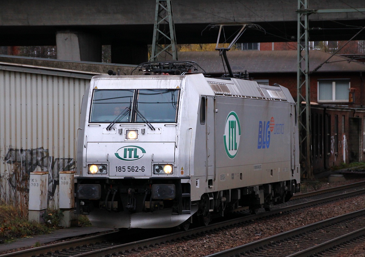 ITL/BLG 185 562-6 auf Solofahrt in HH-Harburg. 30.11.2013