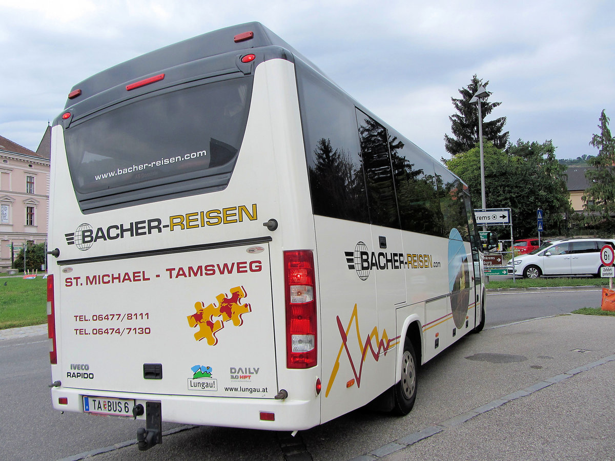 Iveco Rapido Daily 3.0 HPT von Bacher Reisen aus �sterreich in Krems gesehen.