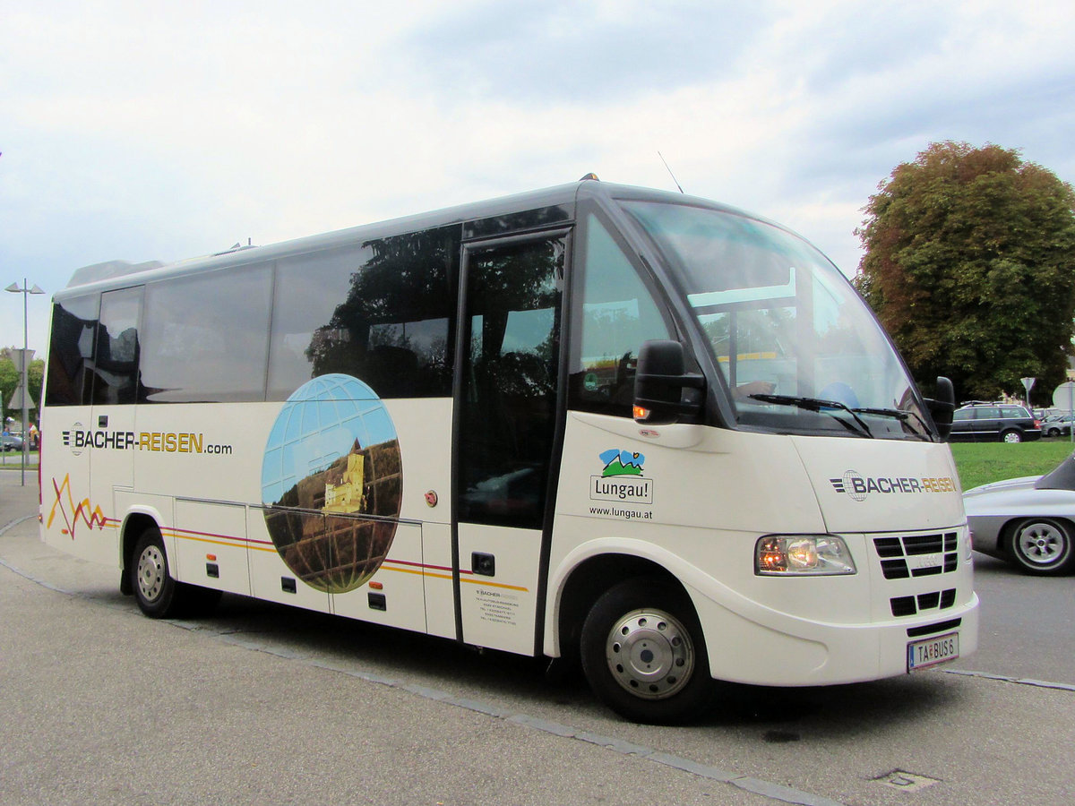 Iveco Rapido Daily 3.0 HPT von Bacher Reisen aus �sterreich in Krems gesehen.