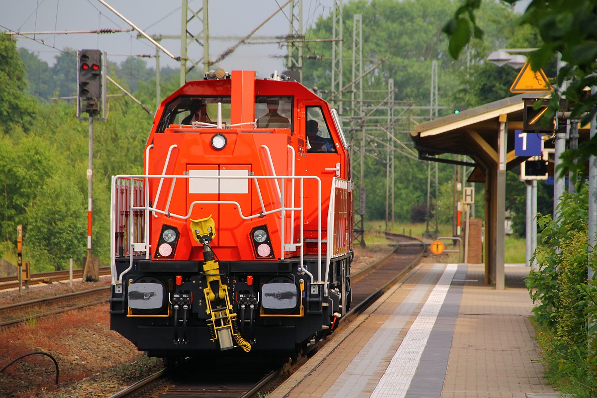 Kleine Überraschung aus Kiel, Voith Gravita 10BB 1261 311-5(Erstzulassung lt Anschrift 2014) auf Schulungs oder Messfahrt dieselt hier durch Schleswig(Bild 2). 11.06.2014