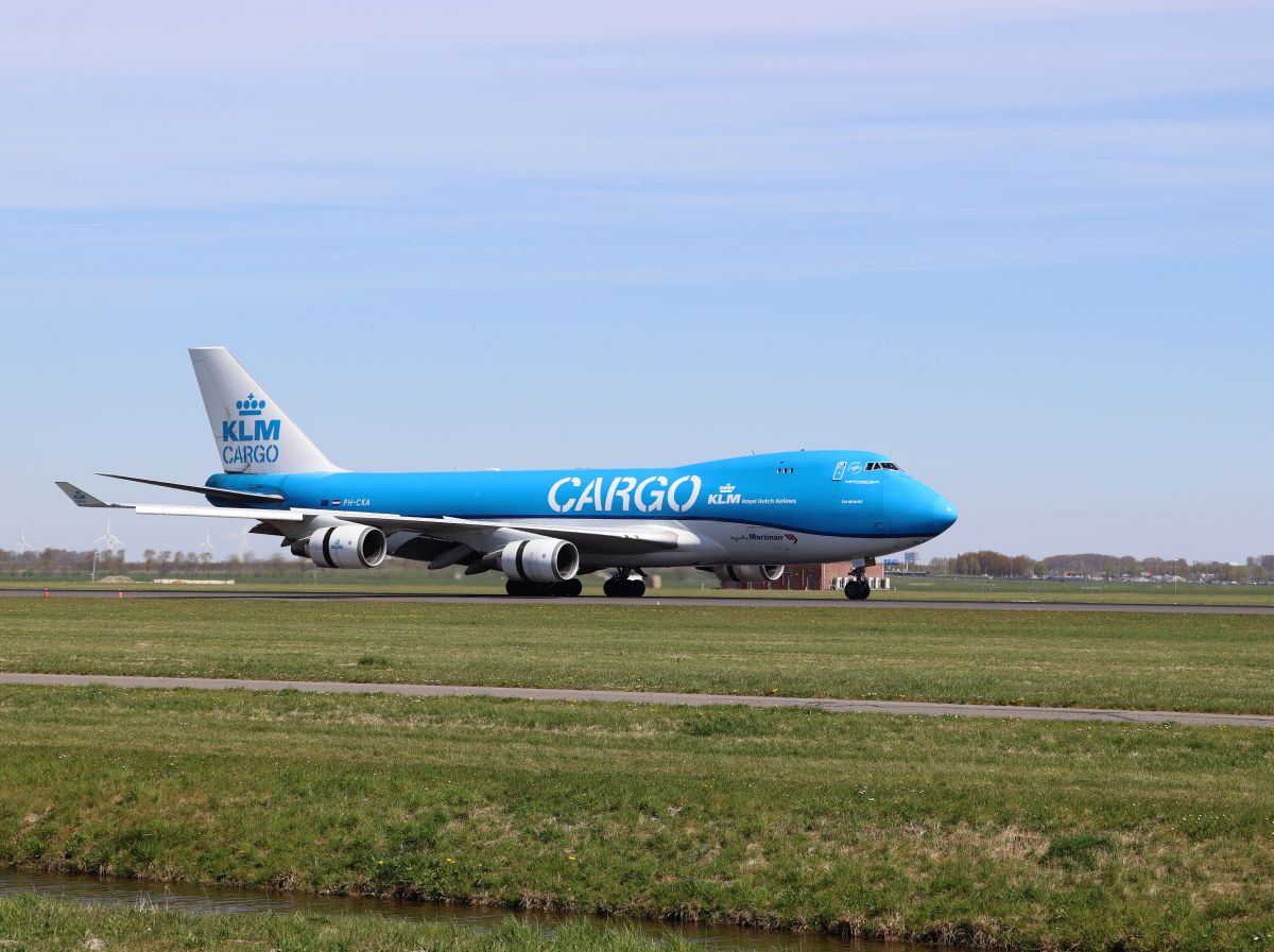 KLM PH-CKA Boeing 747-406ERF Baujahr 2003 mit dem Name  Eendracht . Flughafen Amsterdam Schiphol, Niederlande. Vijfhuizen 19-04-2022.

KLM PH-CKA Boeing 747-406ERF bouwjaar 2003 genaamd  Eendracht . In dienst Martinair. Polderbaan luchthaven Schiphol. Vijfhuizen 19-04-2022.