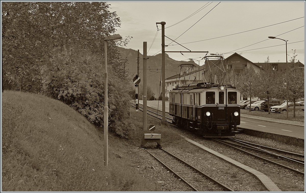  LA DER 2020 du Blonay-Chamby  / Saison Abschluss der Blonay-Chamby Bahn: Mit einem verstärkten Fahrplan und viel Dampf wird vor dem  Winterschlaf  (bzw. Arbeit im Dépôt Chaulin) nochmals viel Betrieb gemacht. Der MOB FZe 6/6 2002 trifft zur optischen Verstärkung des in Blonay wartenden Riviera Belle Epoque Express in Blonay ein.

25. Okt. 2020