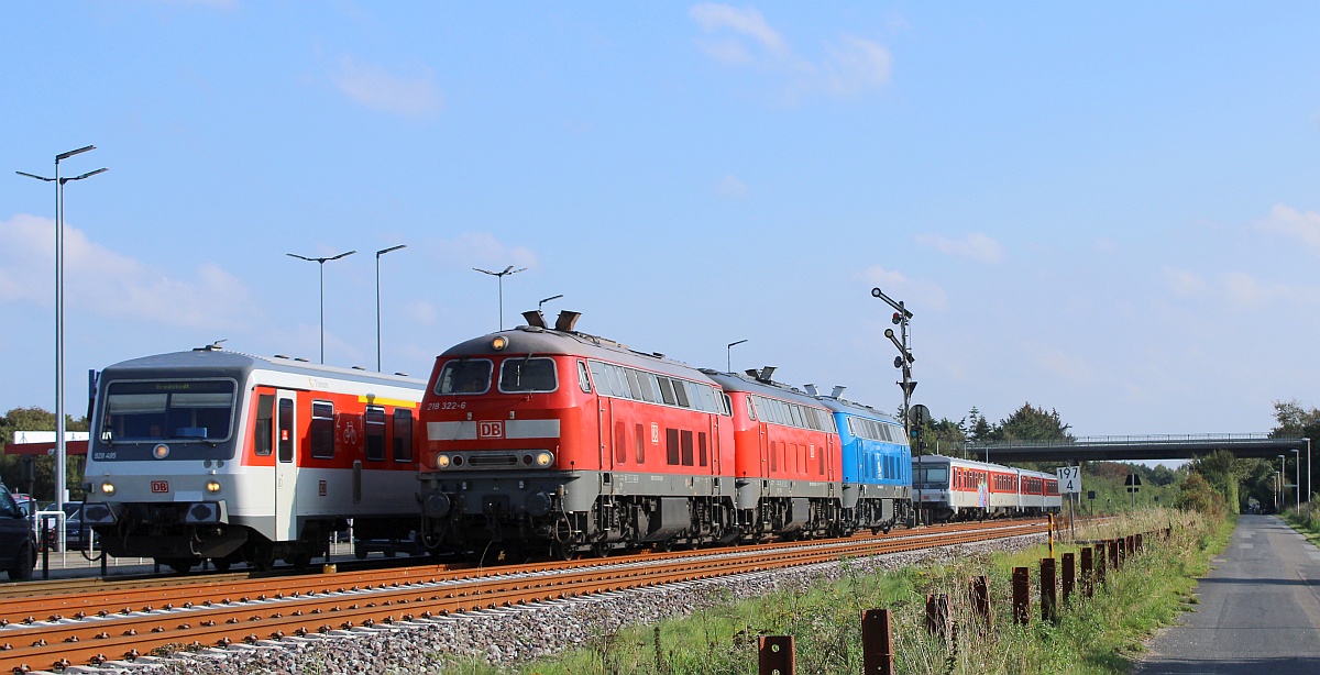 Lautstarke Einfahrt für DB 218 322 390 und die PRESS 218 057(218 462). Niebüll 26.09.2021