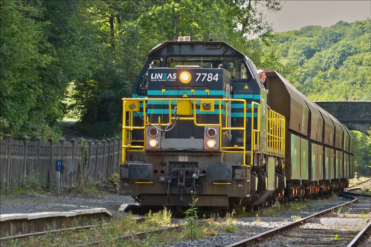  Lok 7784 von Lineas, auf der Linge du Boq der Museumsbahn PFT beim Bahnhof Dorinne- Durnal, am Dieseltag für Hobbyfotografen. 14.08.2017   