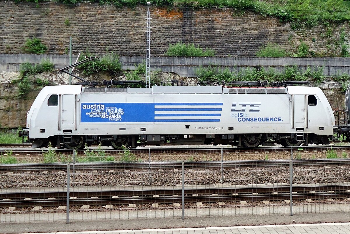 LTE 186 238 steht am 21 Mai 2015 in Bad Schandau.