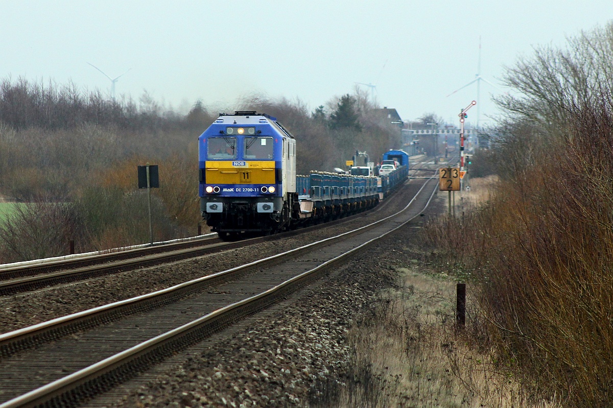 MaK DE 2700-11 mit RDC AutoZug Klanxbüll 08.01.2017