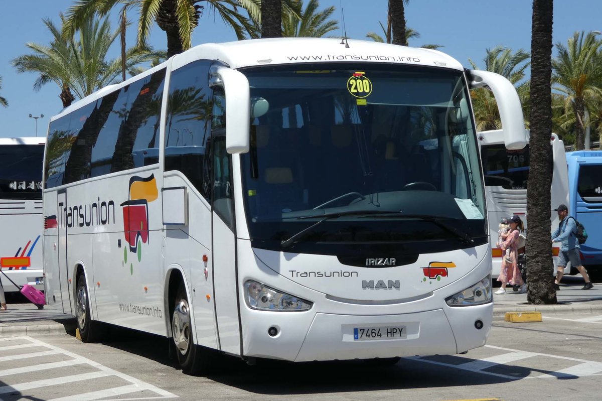 MAN Irizar von  Transunion  steht am Airport Palma /Mallorca im Juni 2016