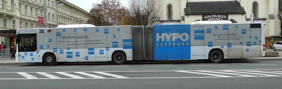 MAN Lion`s City von  Albus Salzburg  hält am Mirabellplatz im Dezember 2018