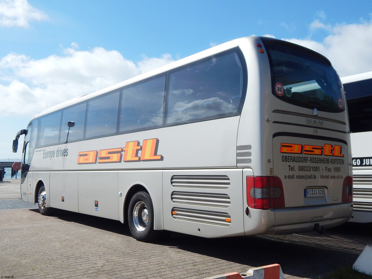 MAN Lion's Coach von Astl aus Deutschland im Stadthafen Sassnitz. 