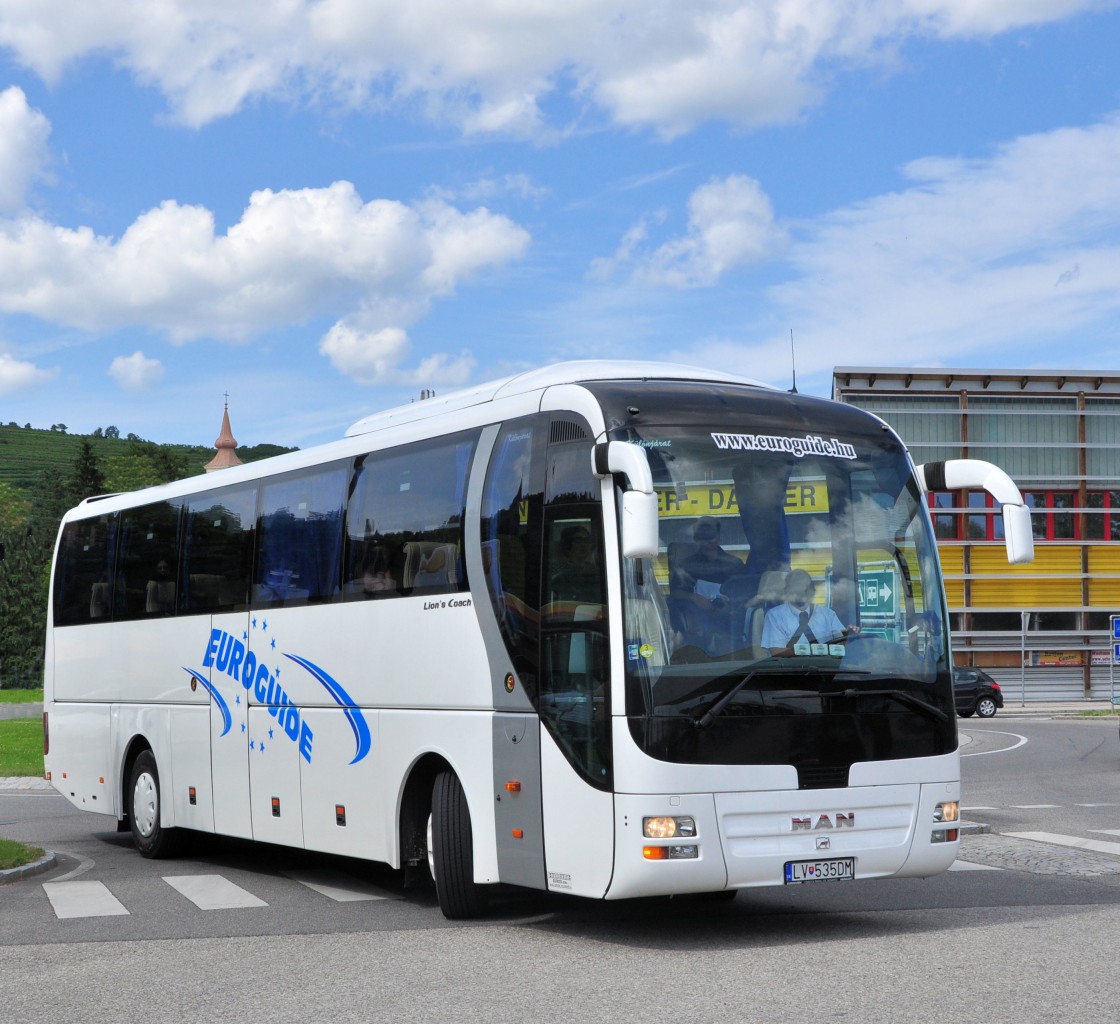 MAN LIONs COACH aus der SK am 30.6.2013 in Krems angekommen.