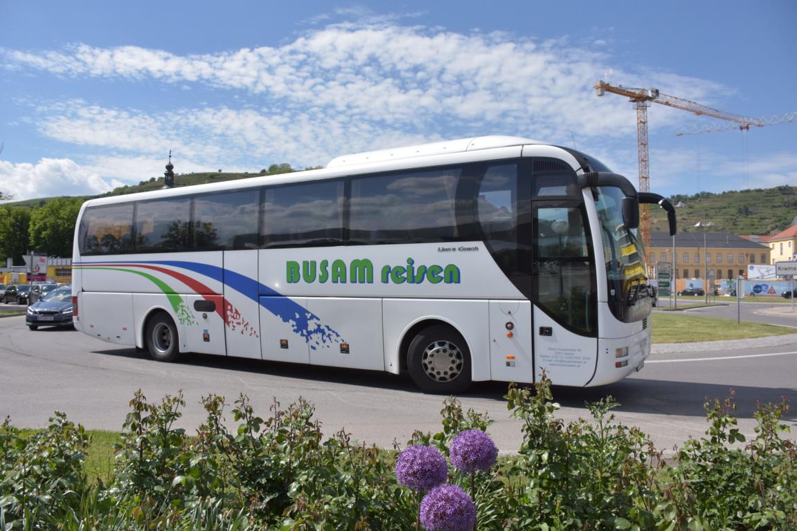 MAN Lion`s Coach von BUSAM Reisen aus sterreich in Krems.