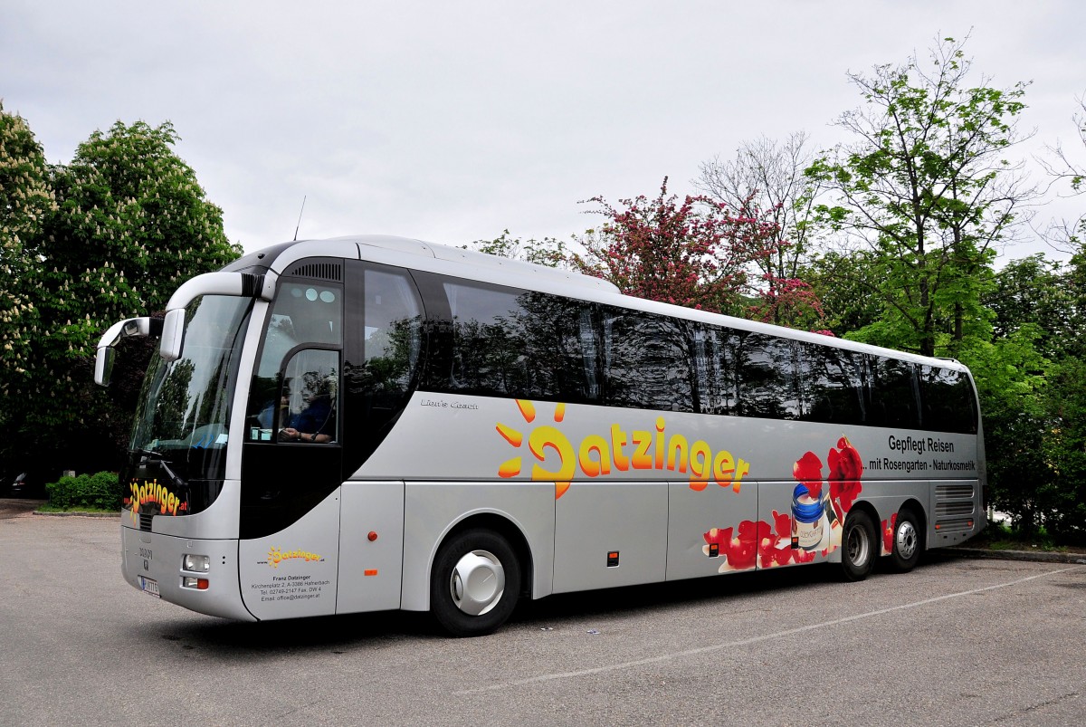 MAN Lions Coach von Datzinger Reisen aus Niedersterreich 6.5.2015 in Krems.